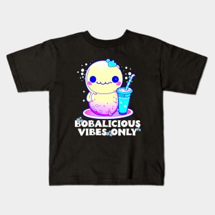 Cute Axolotl Drinking Boba Tea Bubble Tea Kids T-Shirt